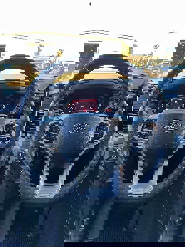 Used 2022 Ford Explorer XLT w/ Equipment Group 202A image 9