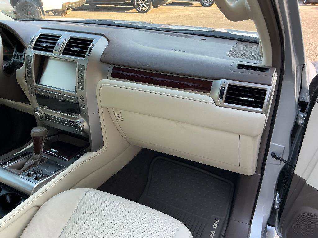 Used 2019 Lexus GX 460 Premium w/ Premium Package AWD/4WD image 14