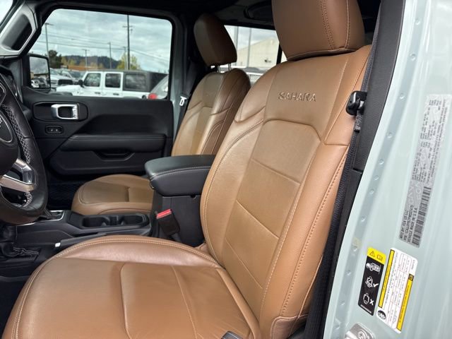 Used 2023 Jeep Wrangler Unlimited Sahara w/ Cold Weather Group AWD/4WD image 19
