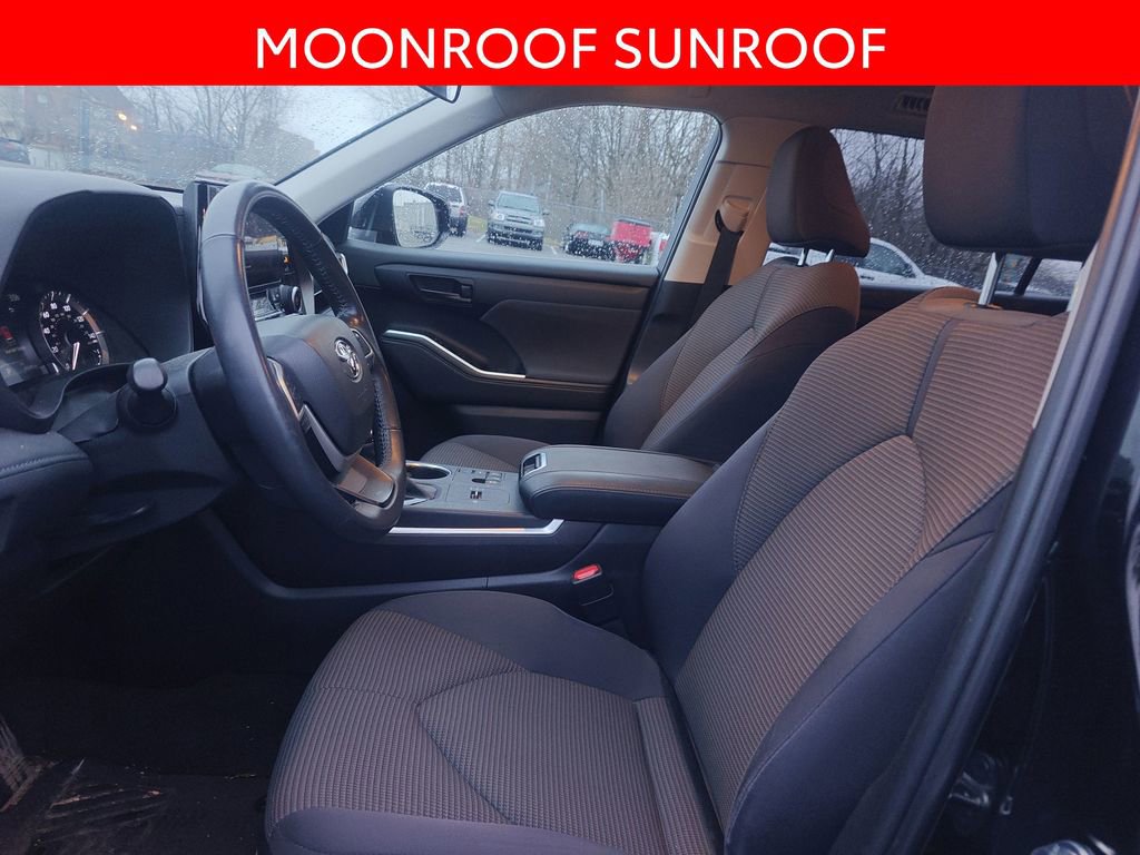 Used 2023 Toyota Highlander XLE image 6