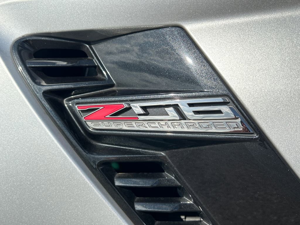 Used 2016 Chevrolet Corvette Z06 w/ 2LZ Preferred Equipment Group RWD image 12
