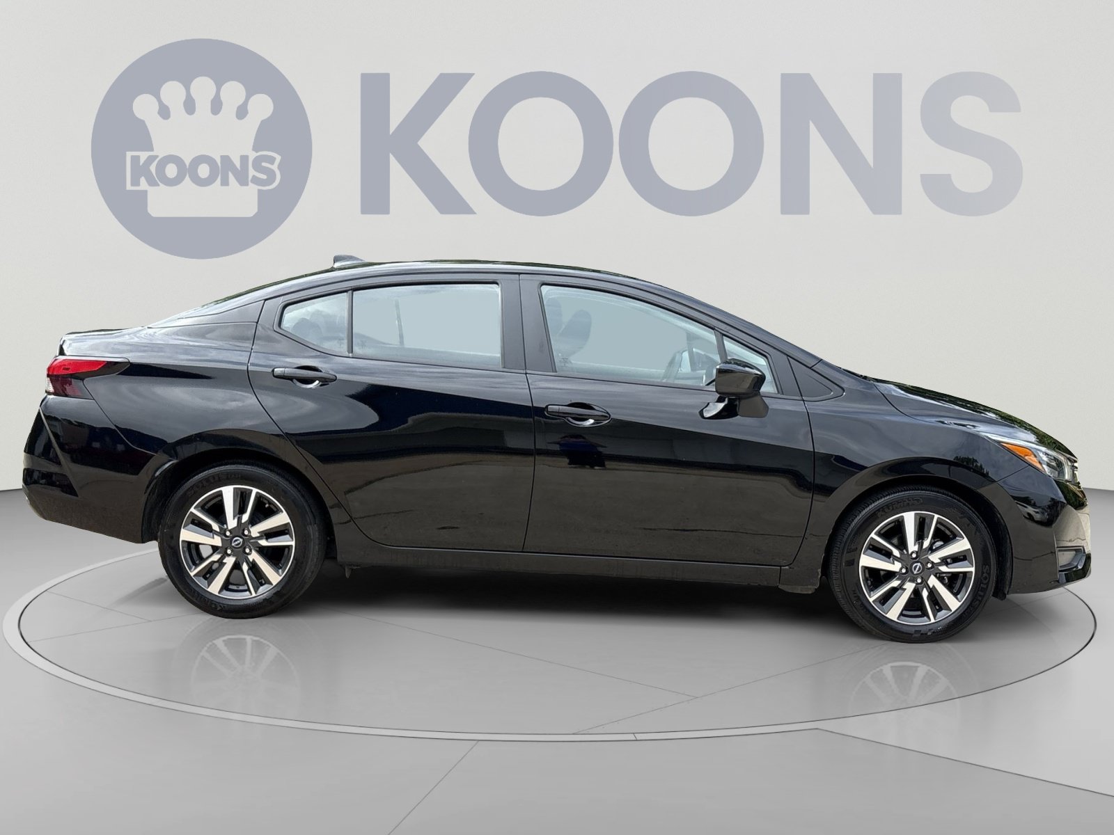 Used 2025 Nissan Versa SV FWD image 8
