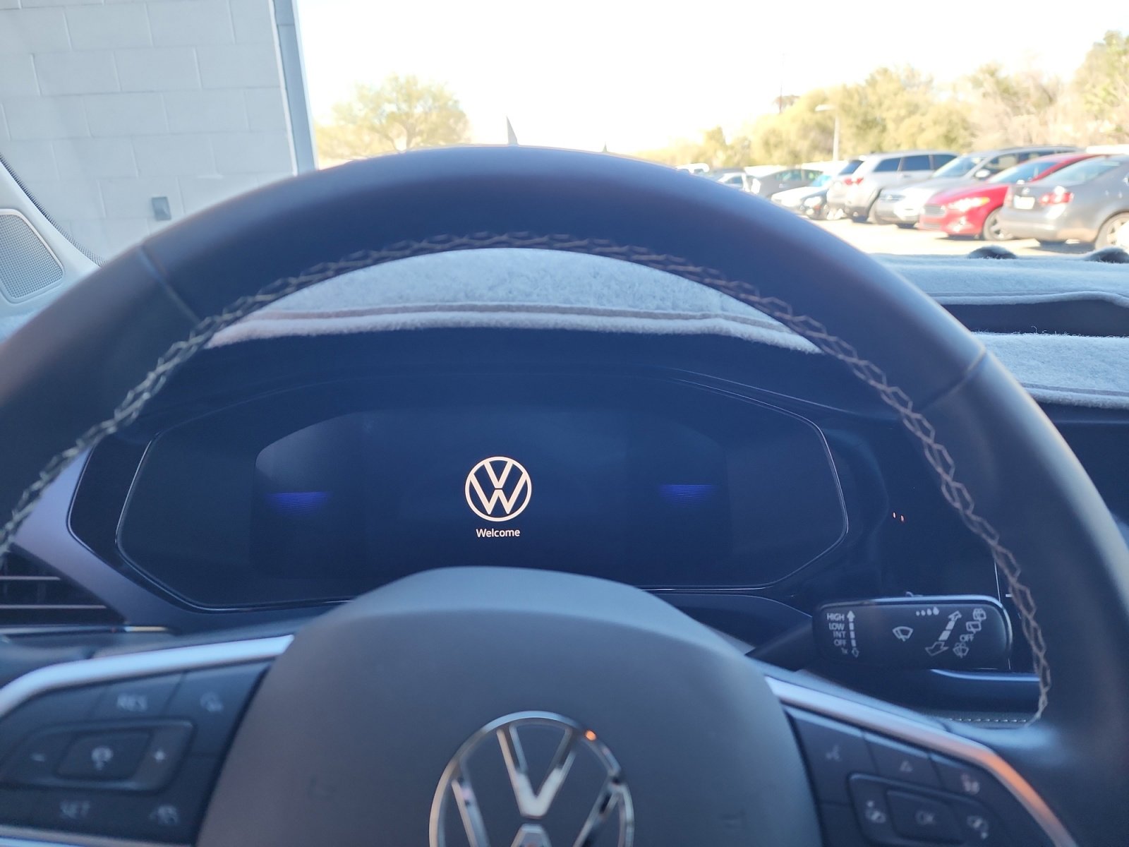 Certified 2024 Volkswagen Taos SE image 10