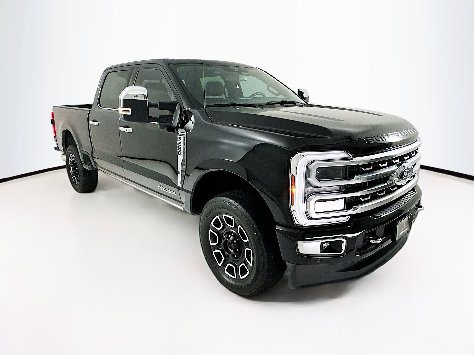 Used 2024 Ford F250 Platinum w/ FX4 Off-Road Package AWD/4WD image 1