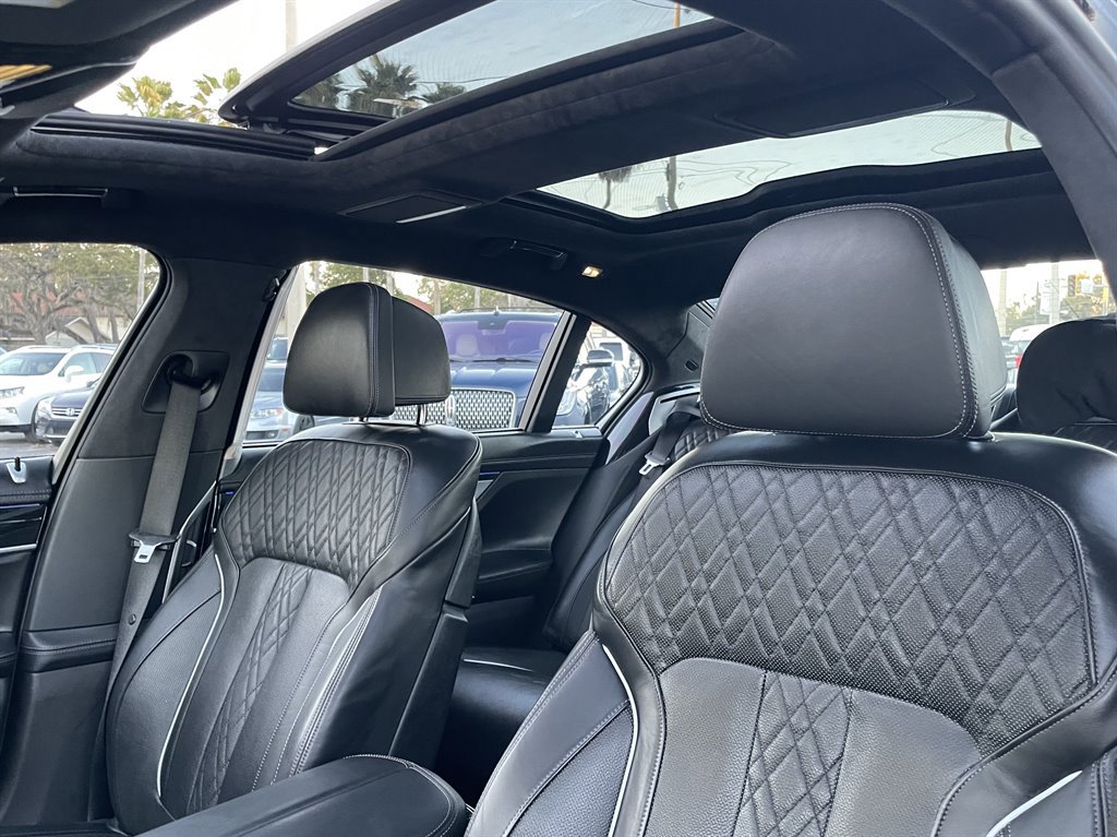 Used 2018 BMW M760i xDrive w/ Luxury Rear Seating Package AWD/4WD image 2