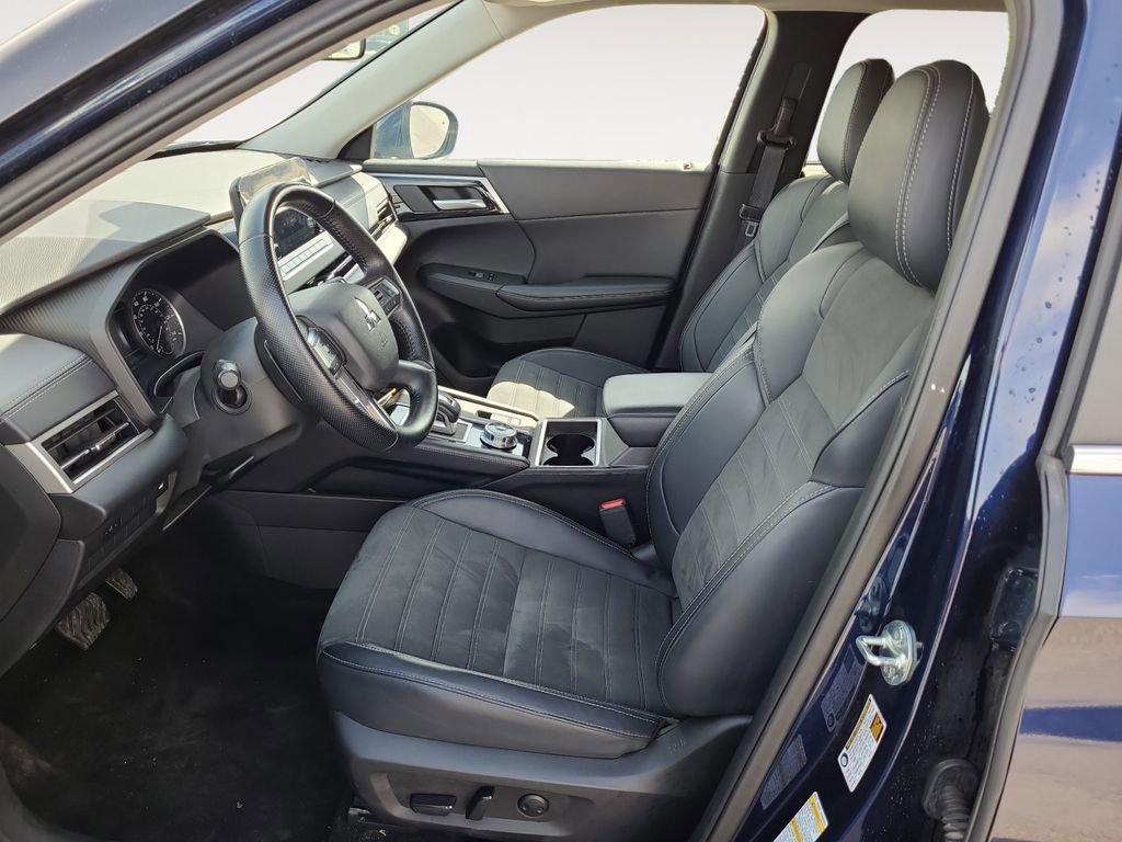 Used 2024 Mitsubishi Outlander SE Black Edition AWD/4WD image 9