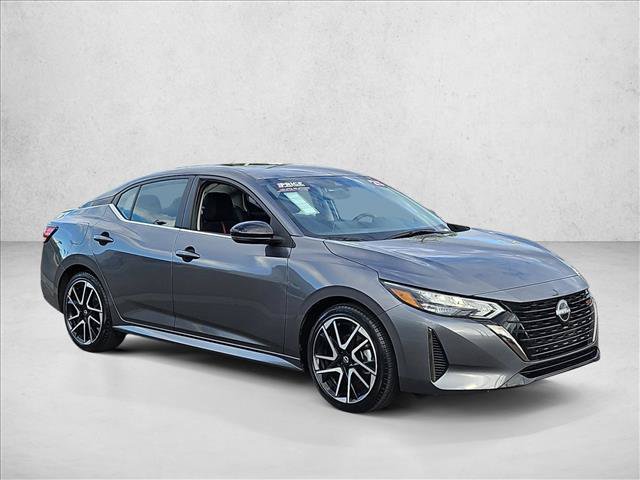 Used 2025 Nissan Sentra SR FWD image 3