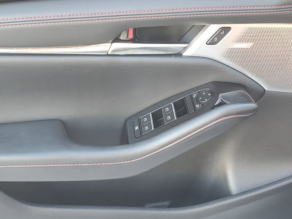 Used 2023 MAZDA MAZDA3 s image 43