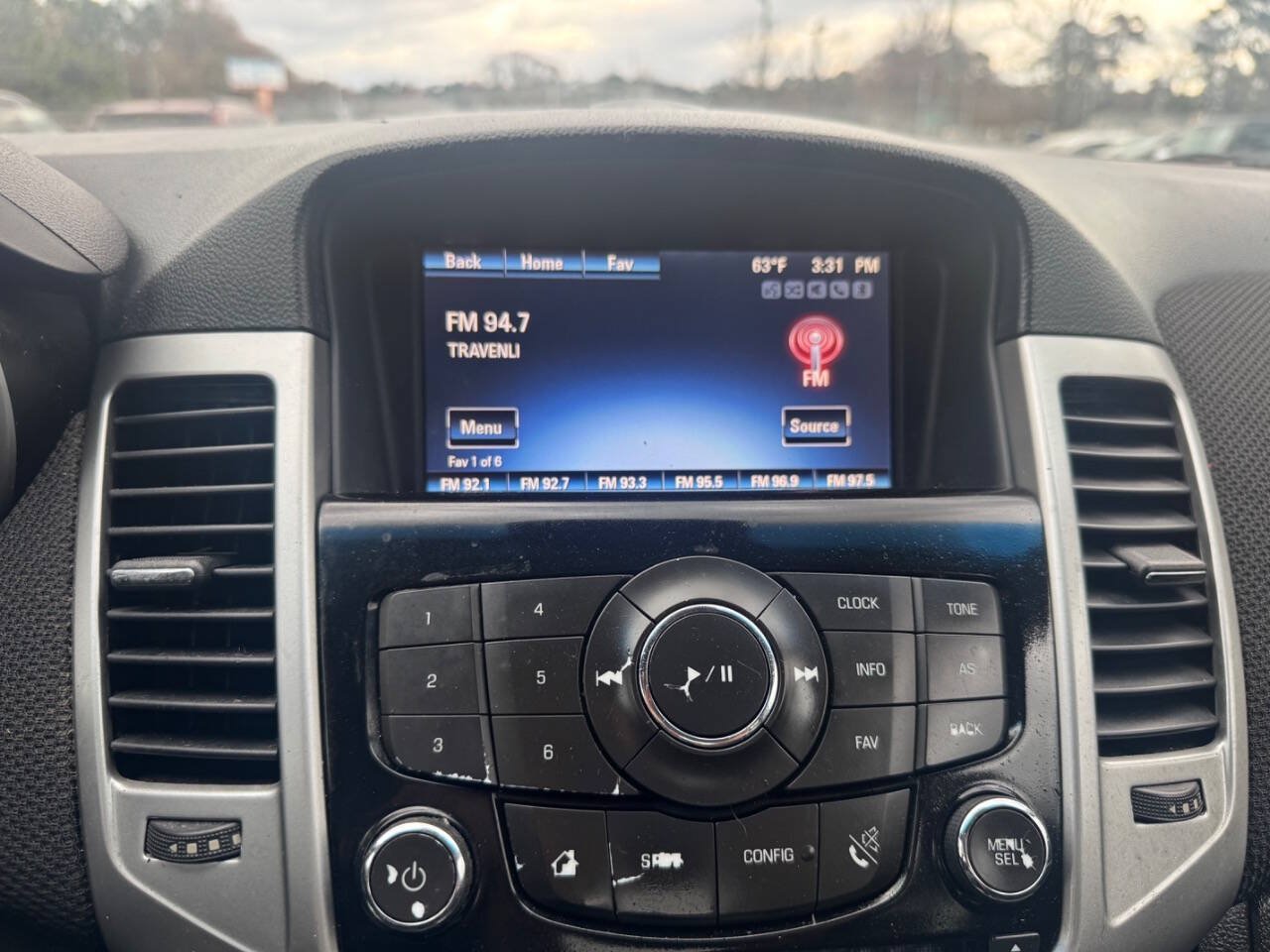 Used 2014 Chevrolet Cruze LT w/ Technology Package FWD image 22