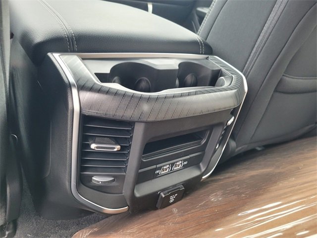 New 2026 RAM 1500 4x4 Crew Cab image 8