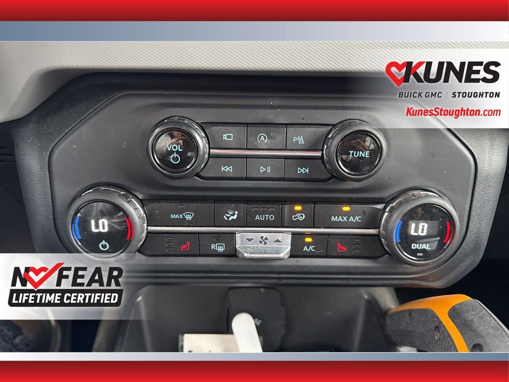 Used 2023 Ford Bronco Badlands image 32