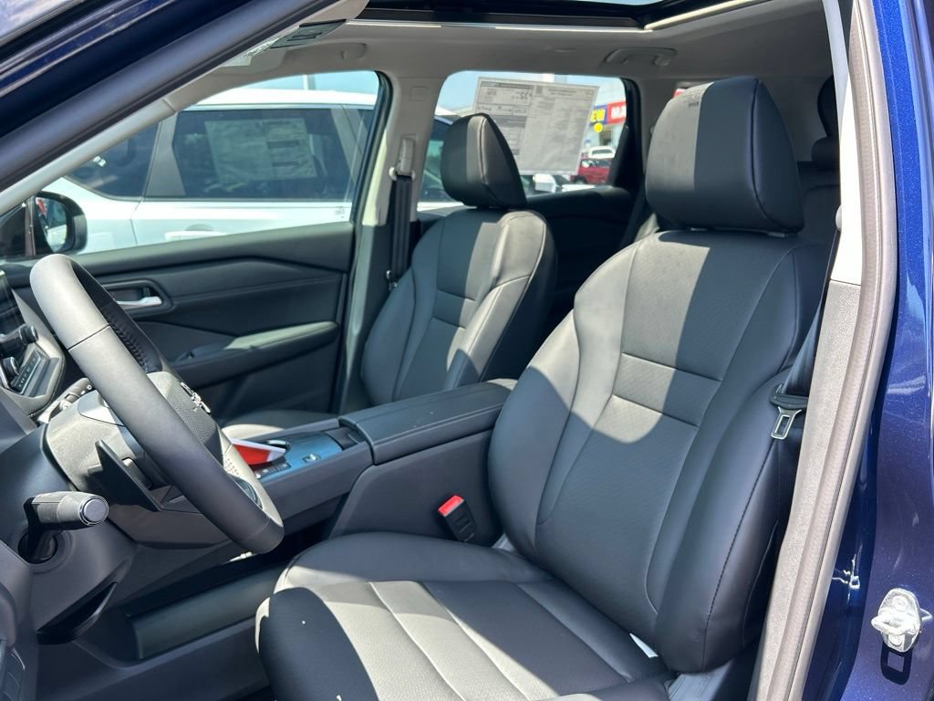 New 2026 Nissan Rogue Dark Armor FWD image 19