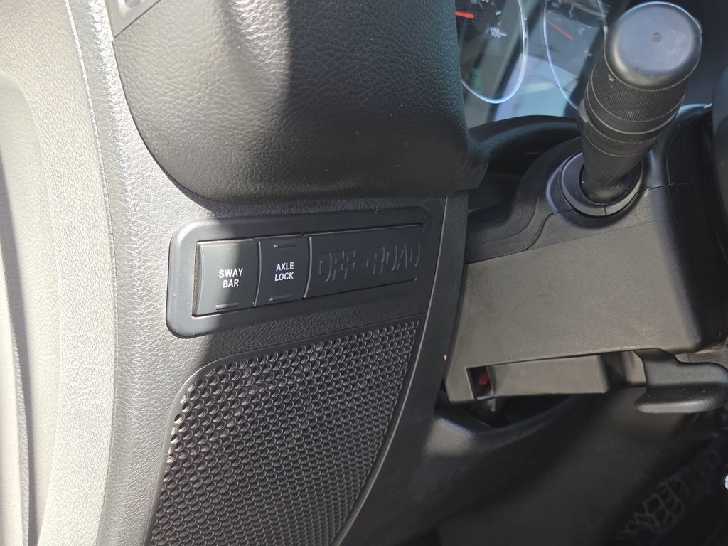 Used 2015 Jeep Wrangler Rubicon w/ Power Convenience Group image 14