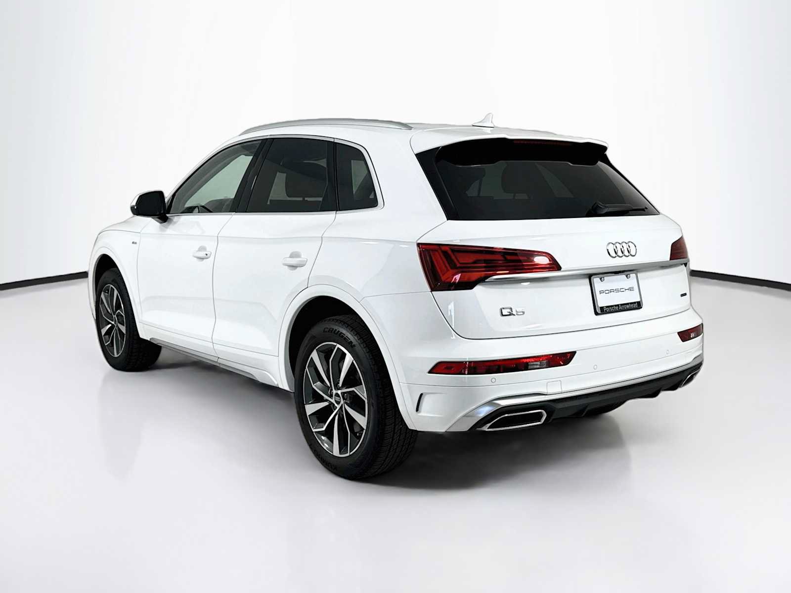 Used 2023 Audi Q5 2.0T Premium Plus w/ Premium Plus Package AWD/4WD image 3