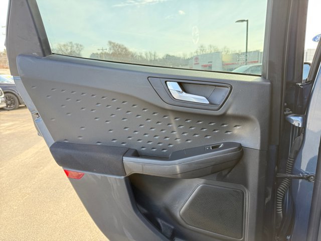 Used 2020 Ford Escape SE image 23
