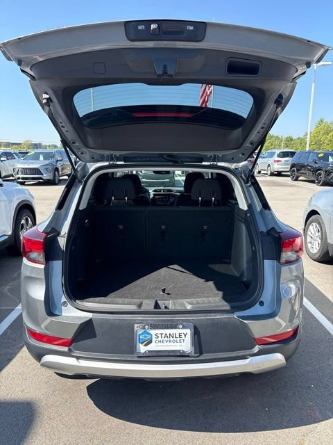Used 2023 Chevrolet TrailBlazer LT w/ Convenience Package FWD image 10