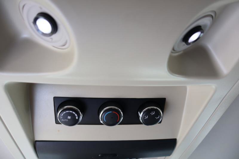 Used 2014 Chrysler Town & Country Touring FWD image 21