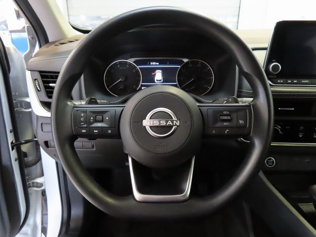 Used 2023 Nissan Rogue S image 8