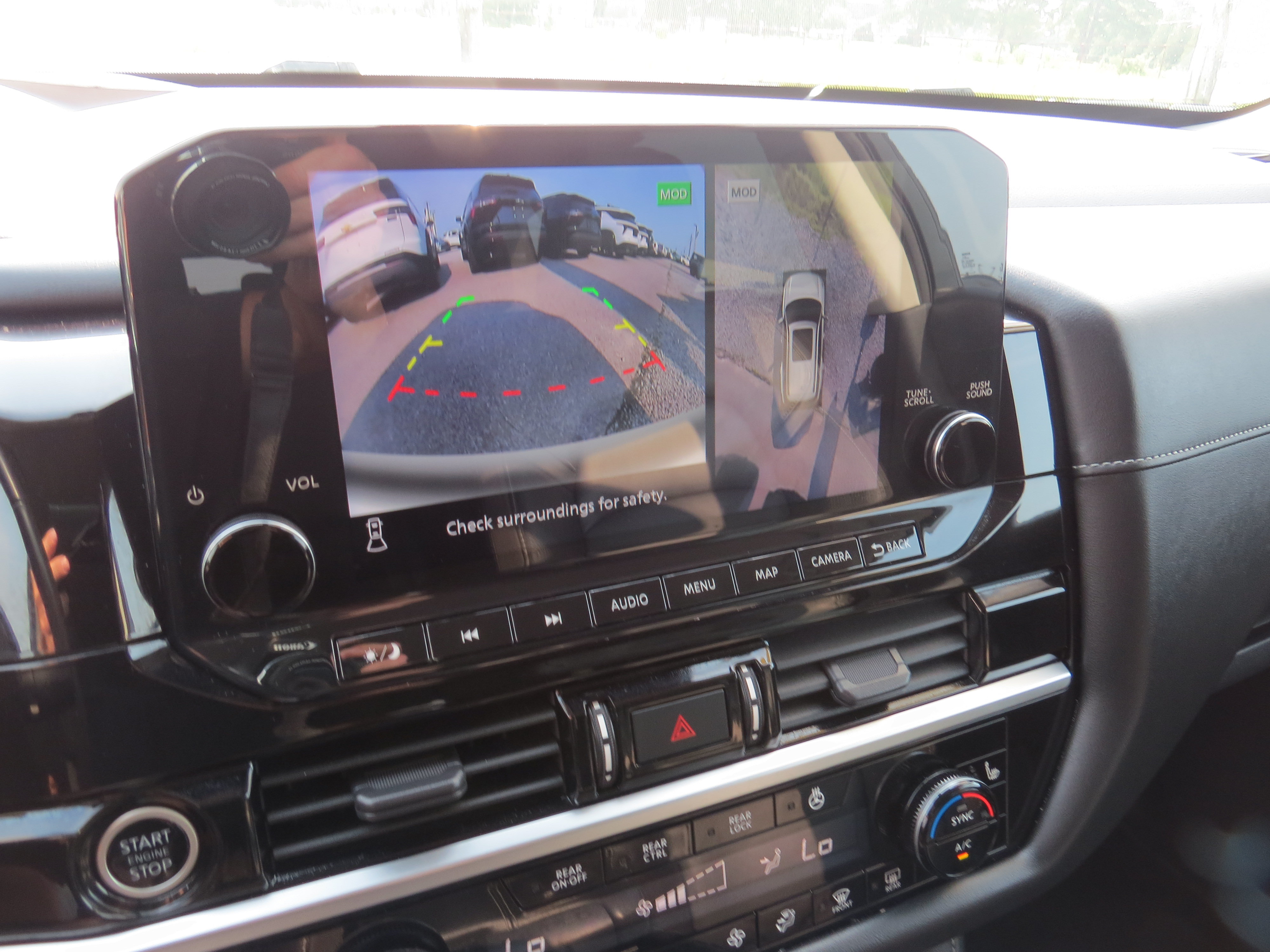 Used 2023 Nissan Pathfinder SL AWD/4WD image 28
