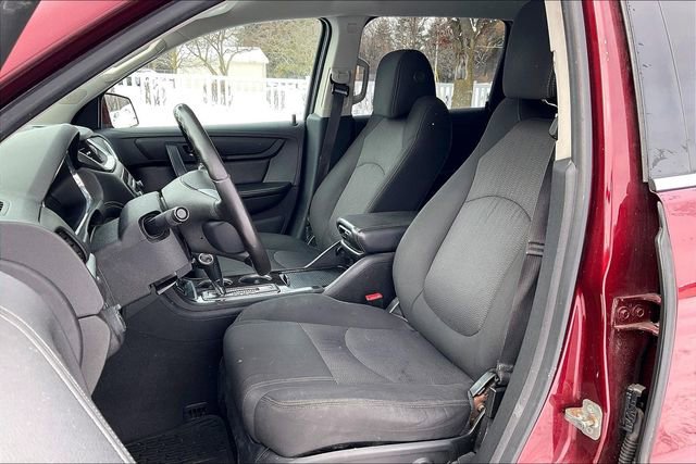 Used 2017 Chevrolet Traverse LT w/ Style and Technology Package image 24