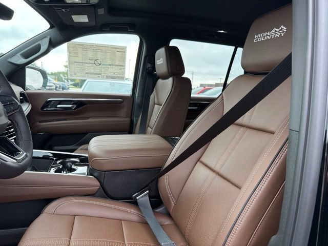 New 2026 Chevrolet Tahoe High Country AWD/4WD image 13