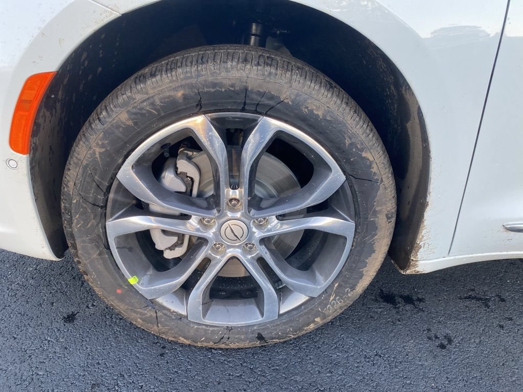 New 2026 Chrysler Pacifica Pinnacle AWD/4WD image 9