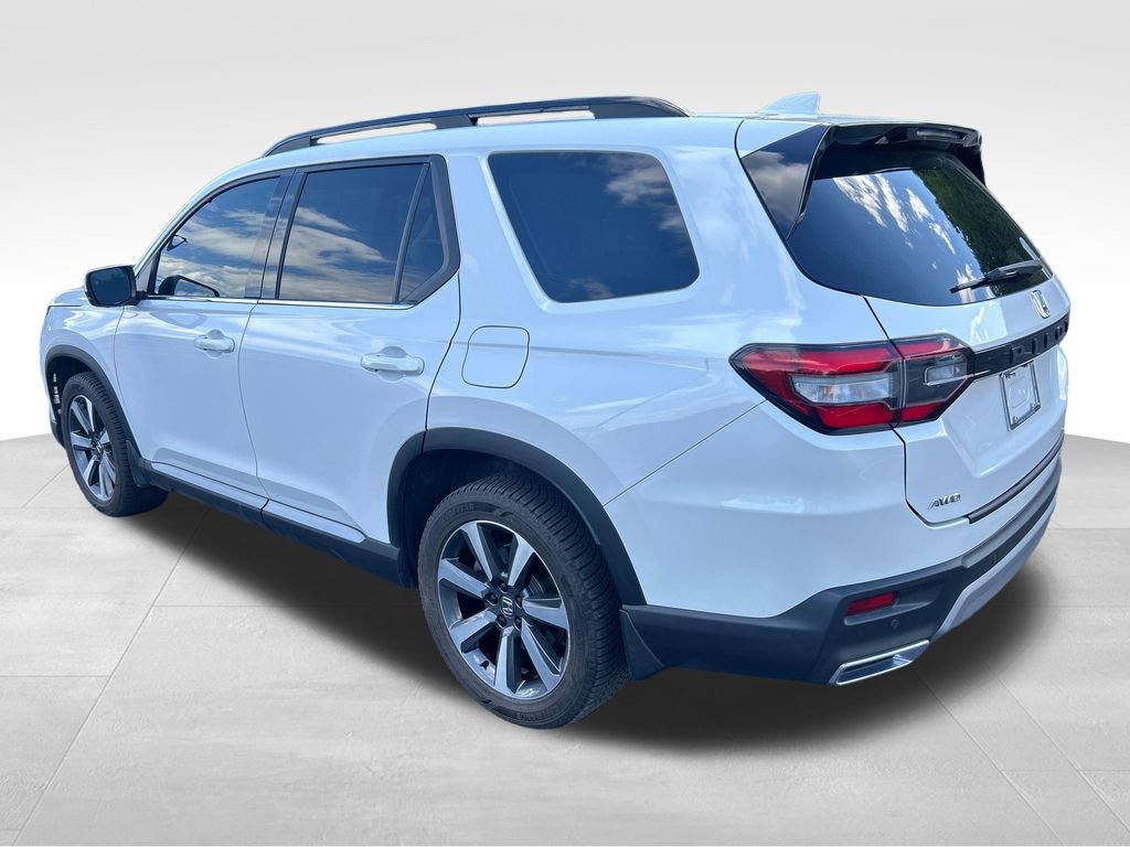 Used 2024 Honda Pilot Elite image 3