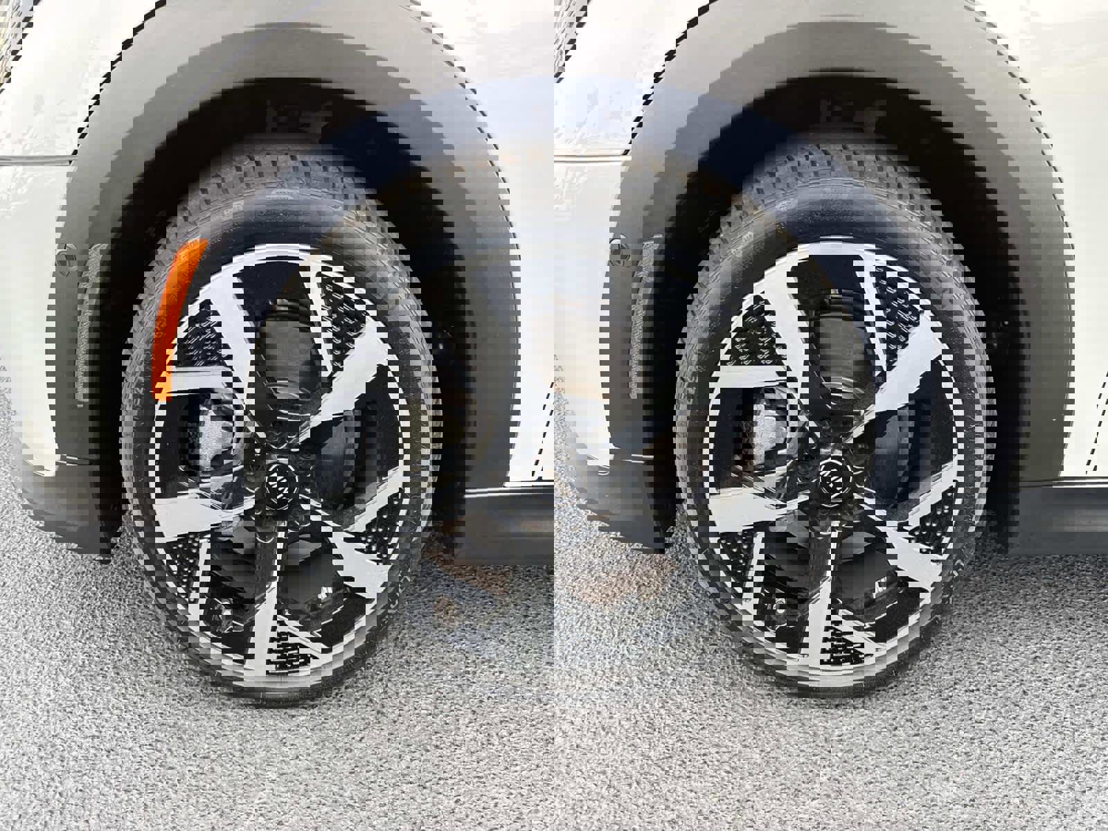 Certified 2025 MINI Cooper 2-Door Hardtop image 10