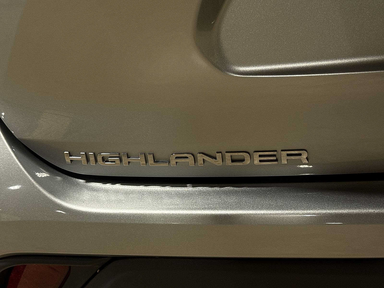 Used 2022 Toyota Highlander XLE AWD/4WD image 27