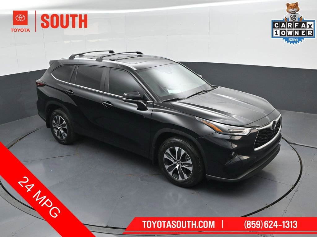 Used 2024 Toyota Highlander XLE AWD/4WD image 44