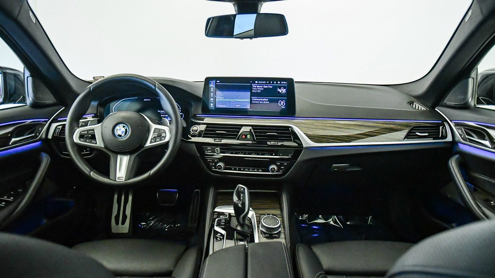 Certified 2023 BMW 530e w/ M Sport Package RWD image 14