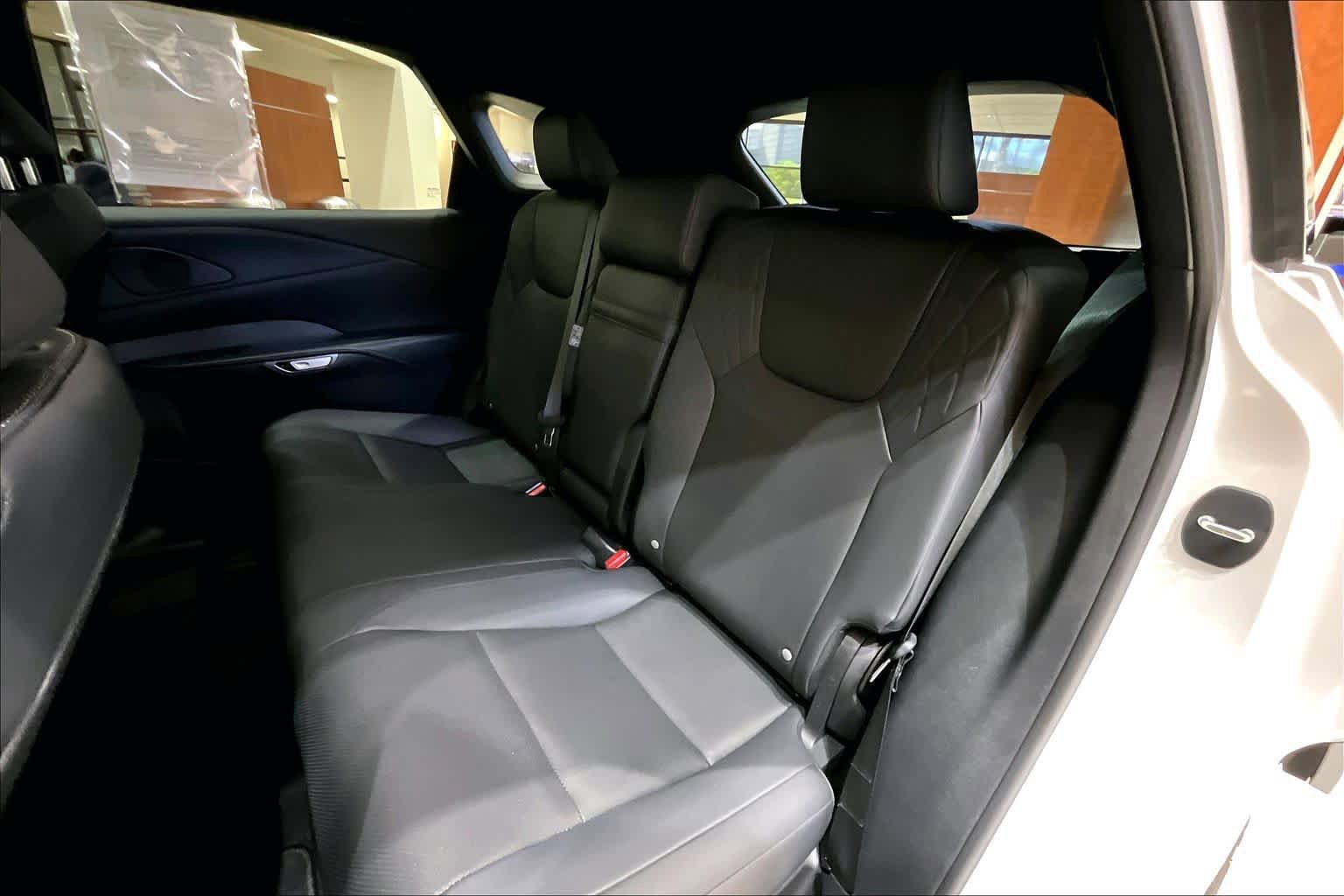Used 2025 Lexus RX 350 FWD w/ Accessory Package image 18