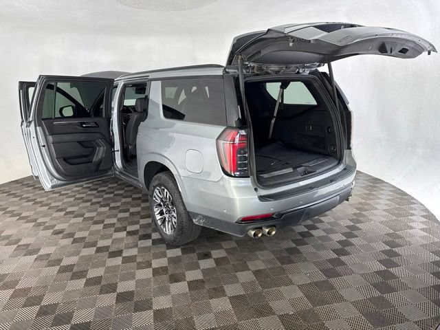 Used 2025 Chevrolet Suburban Z71 AWD/4WD image 20
