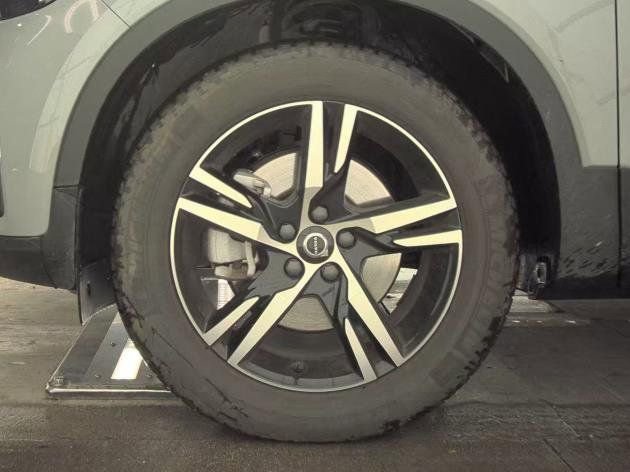 Used 2025 Volvo XC40 B5 Core AWD/4WD image 7