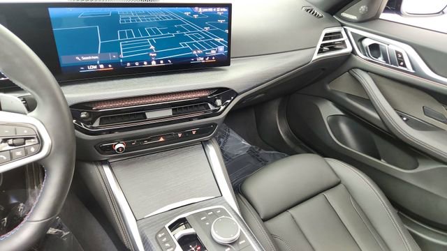Used 2025 BMW M440i image 43