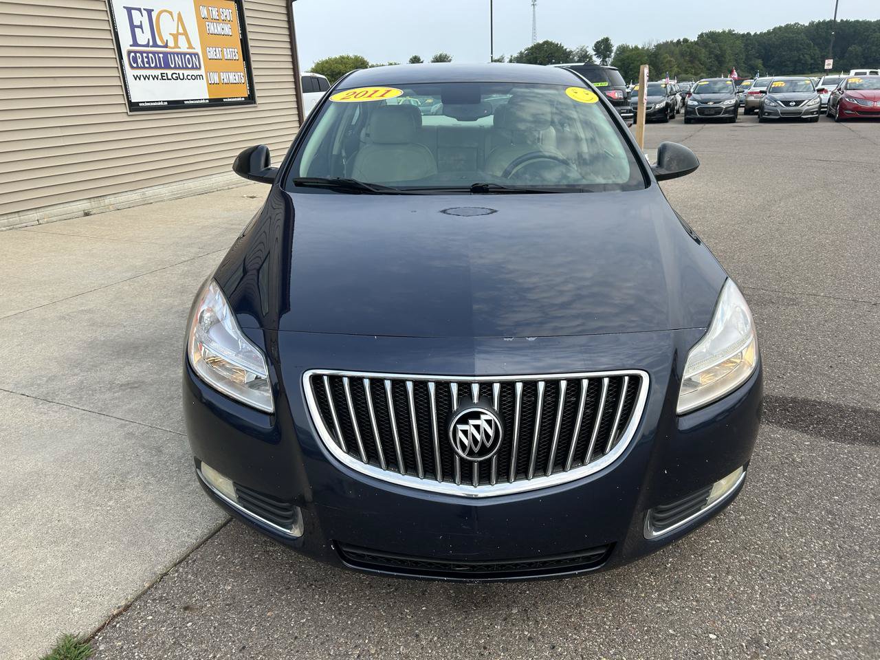 Used 2011 Buick Regal CXL FWD image 2