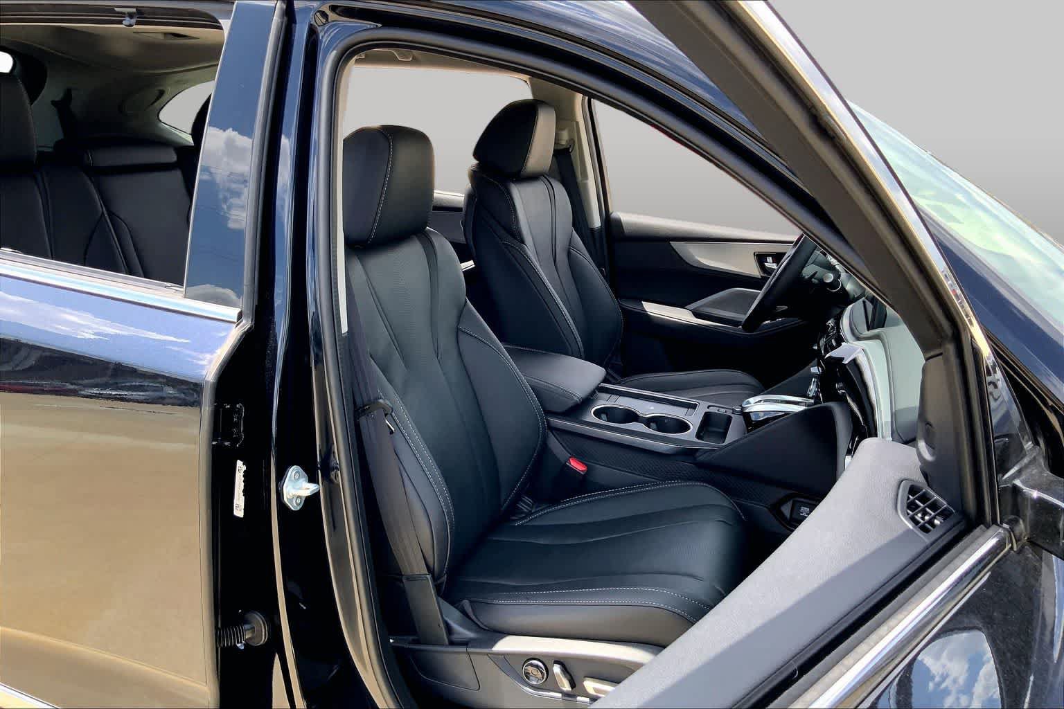 Used 2026 Acura MDX w/ Technology Package FWD image 9