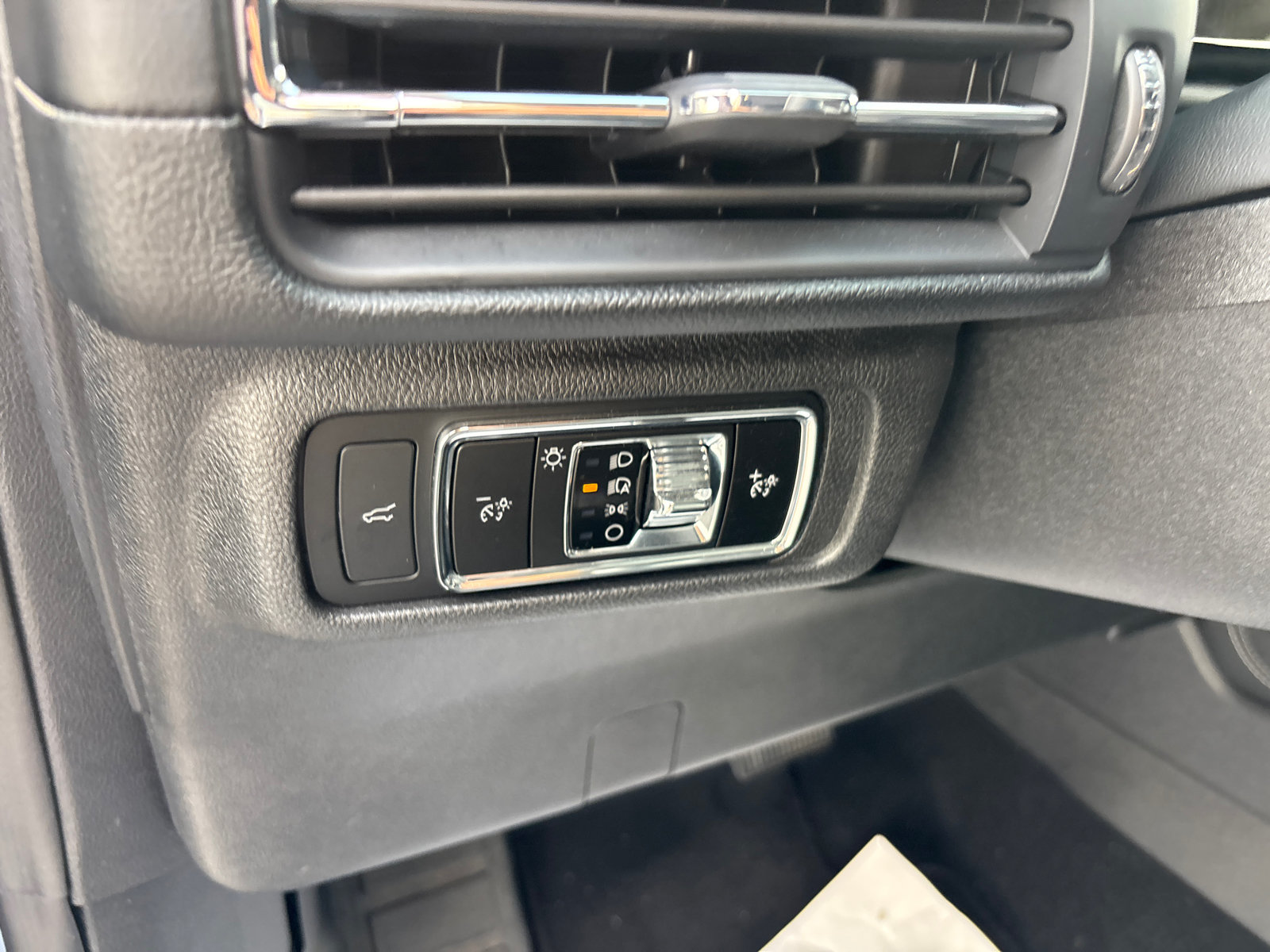 Used 2024 Lincoln Corsair AWD w/ Equipment Group 101A image 14
