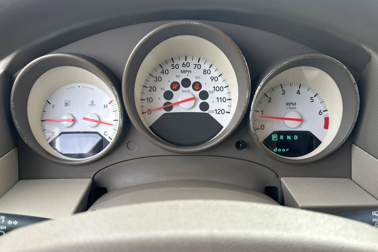 Used 2009 Dodge Caliber SXT image 24