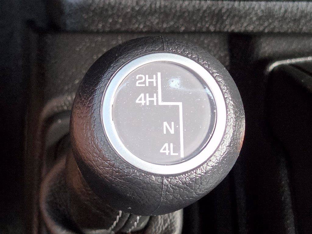Used 2024 Jeep Wrangler Unlimited Sport AWD/4WD image 3