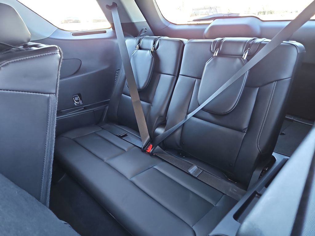 Used 2022 Ford Explorer XLT w/ Equipment Group 202A image 30