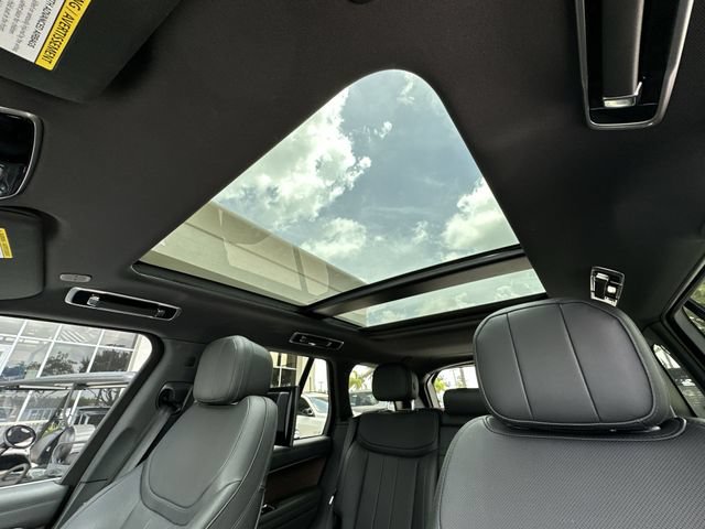 Used 2024 Land Rover Range Rover SE AWD/4WD image 29