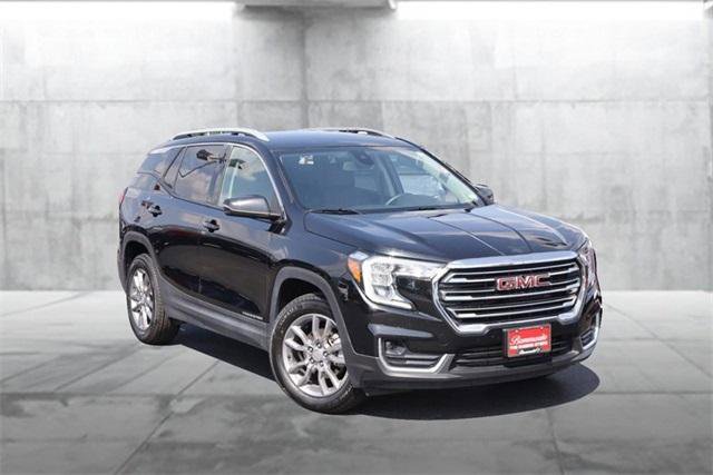 Used 2024 GMC Terrain SLT image 2