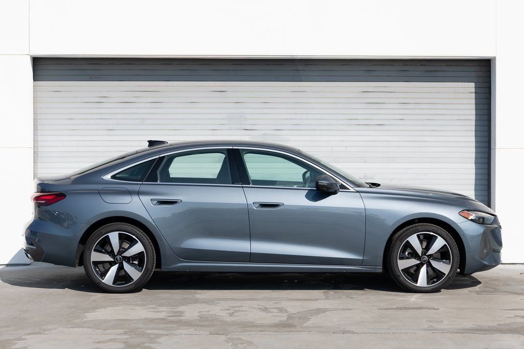 Used 2025 Audi A5 2.0T Premium Plus w/ Premium Plus image 3