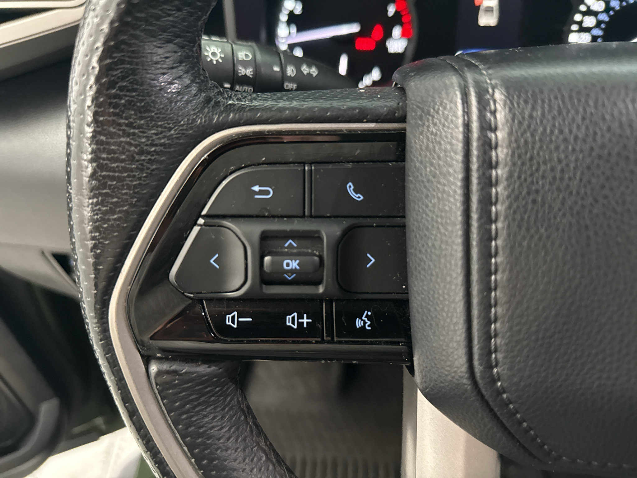 Used 2022 Toyota Tundra SR5 w/ TRD Off-Road Premium Package AWD/4WD image 16