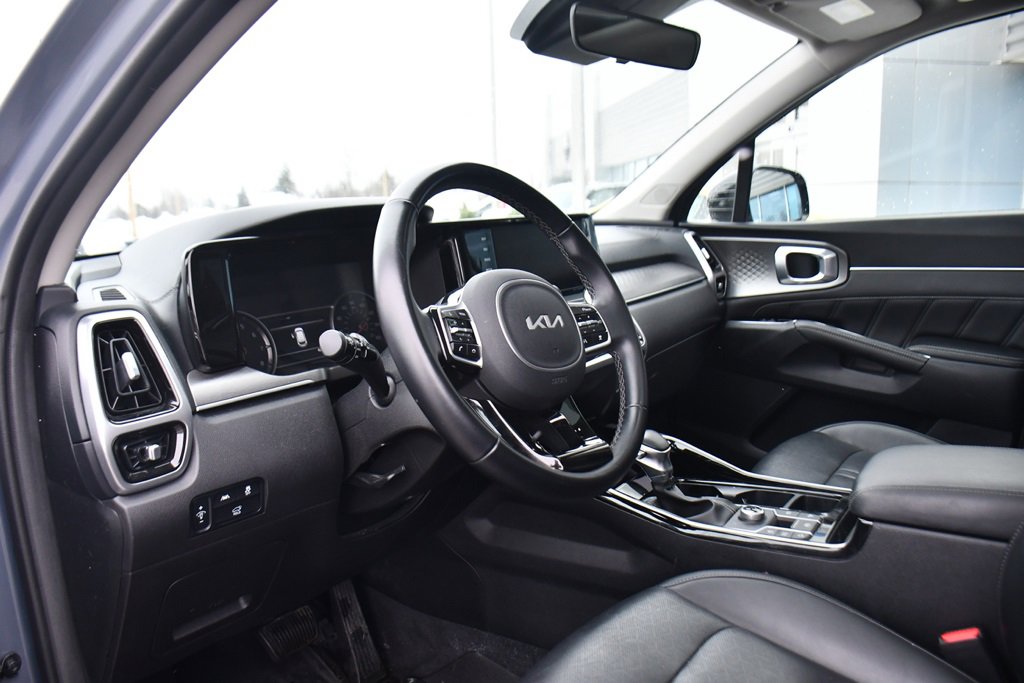 Used 2022 Kia Sorento SX image 11