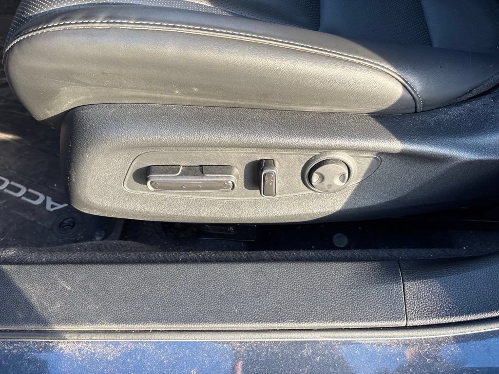 Used 2025 Honda Accord EX-L image 17