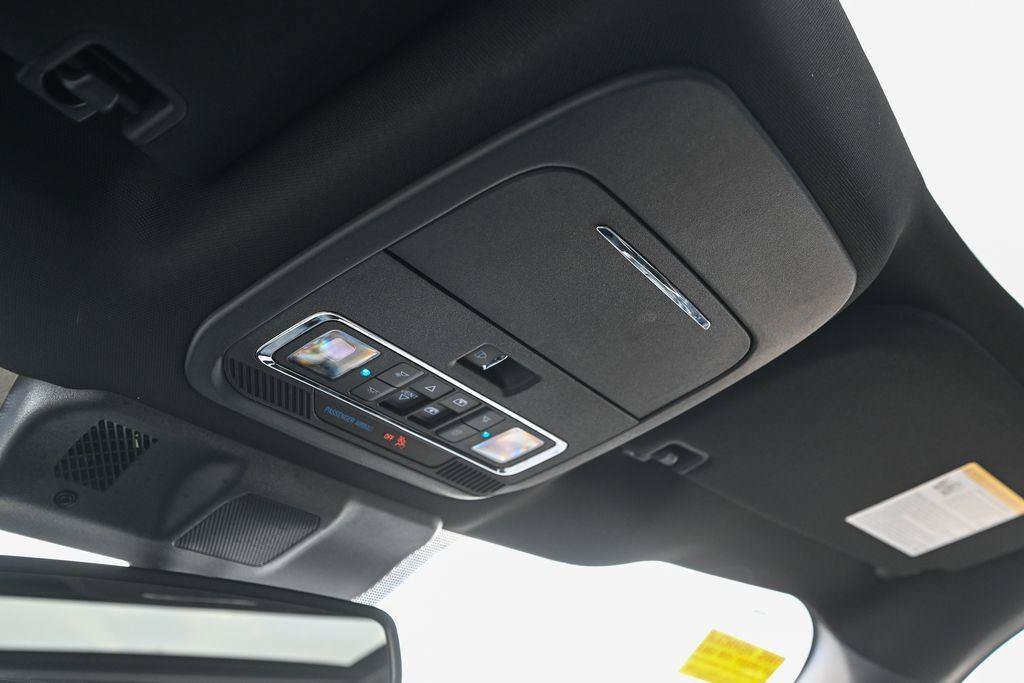 Used 2025 Ford F150 Lariat AWD/4WD image 42