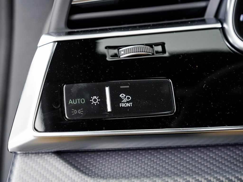 New 2026 Audi SQ8 Prestige AWD/4WD image 13