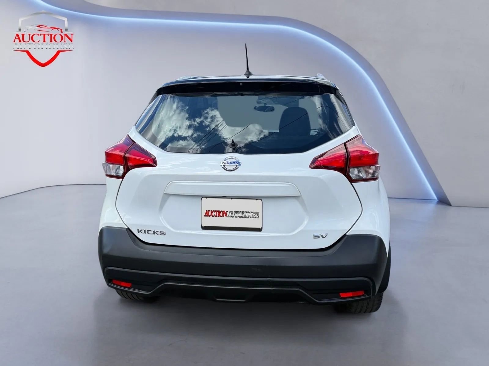 Used 2019 Nissan Kicks SV image 4